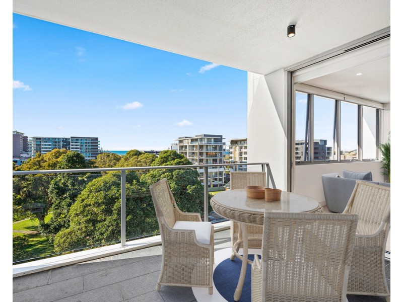 404/48 Bank Street, Wollongong NSW 2500
