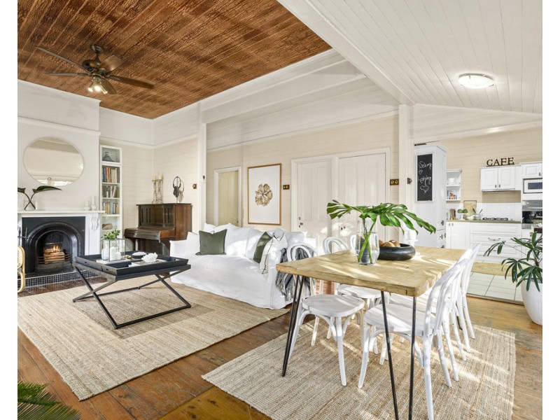 12 Mangerton Road, Wollongong NSW 2500