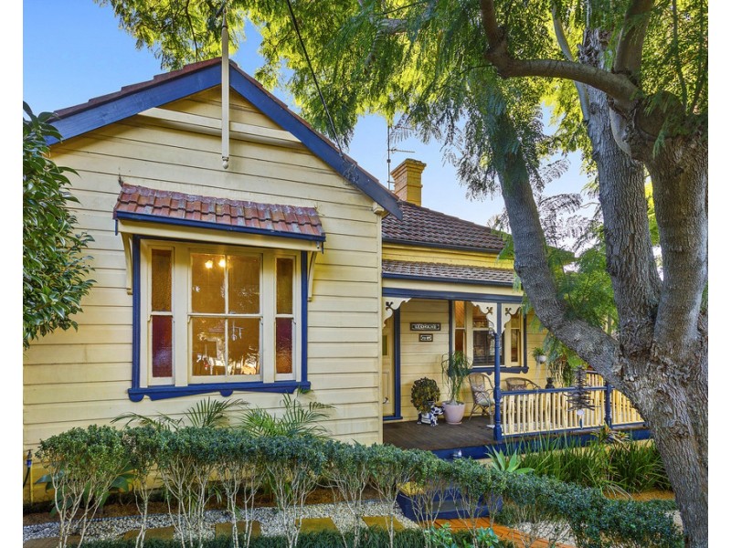 12 Mangerton Road, Wollongong NSW 2500