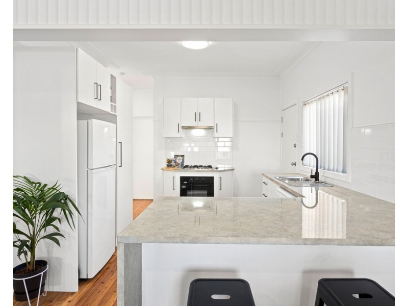 280 Gladstone Avenue, Mount Saint Thomas NSW 2500