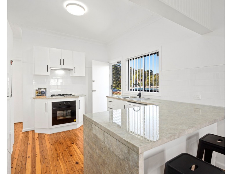 280 Gladstone Avenue, Mount Saint Thomas NSW 2500