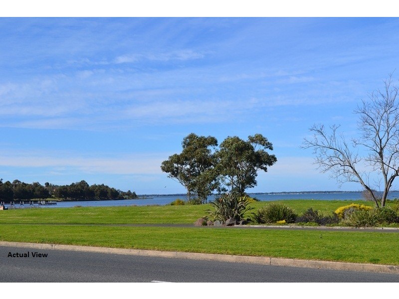 88 Lakeside Dr, Kanahooka NSW 2530
