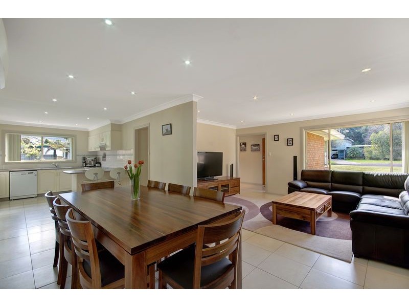 5 Rickard Rd, Unanderra NSW 2526