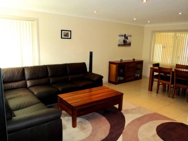 5 Rickard Rd, Unanderra NSW 2526
