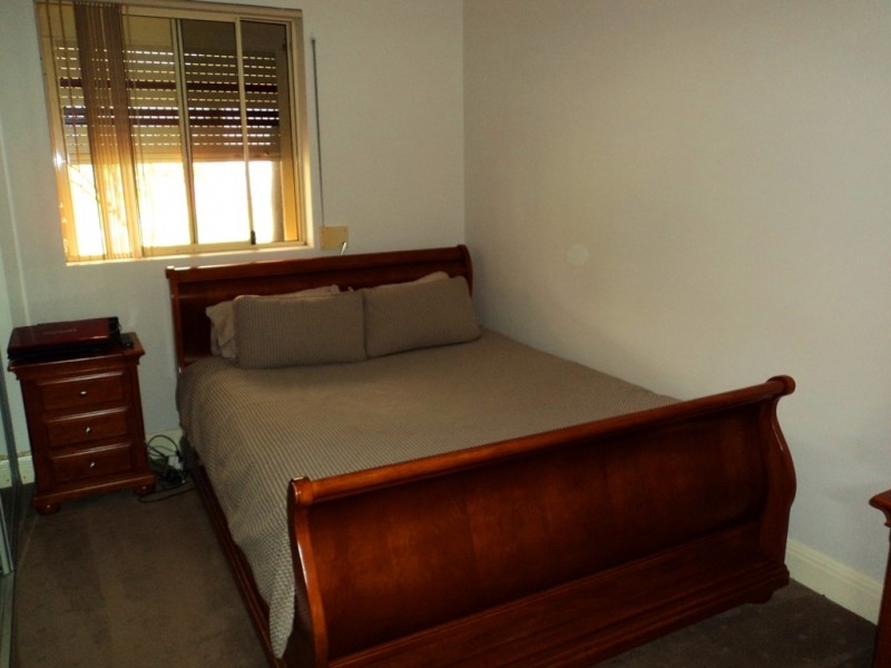 12 Walter St, Mangerton NSW 2500