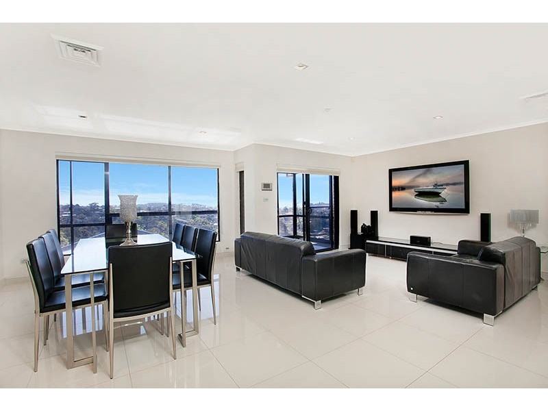 13 Plumwood Cres, Cordeaux Heights NSW 2526