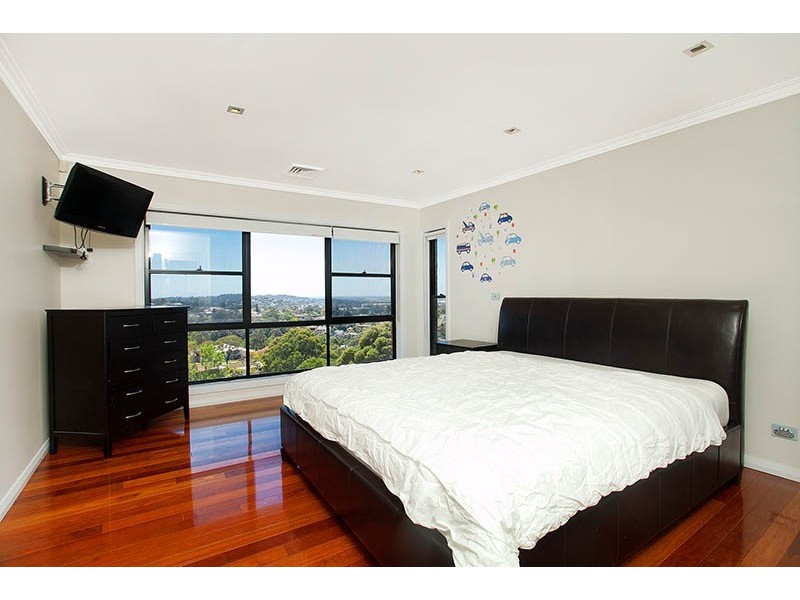 13 Plumwood Cres, Cordeaux Heights NSW 2526