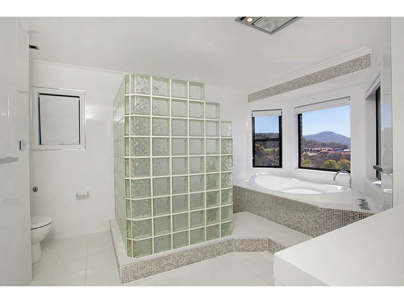 13 Plumwood Cres, Cordeaux Heights NSW 2526