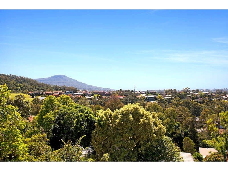 13 Plumwood Cres, Cordeaux Heights NSW 2526