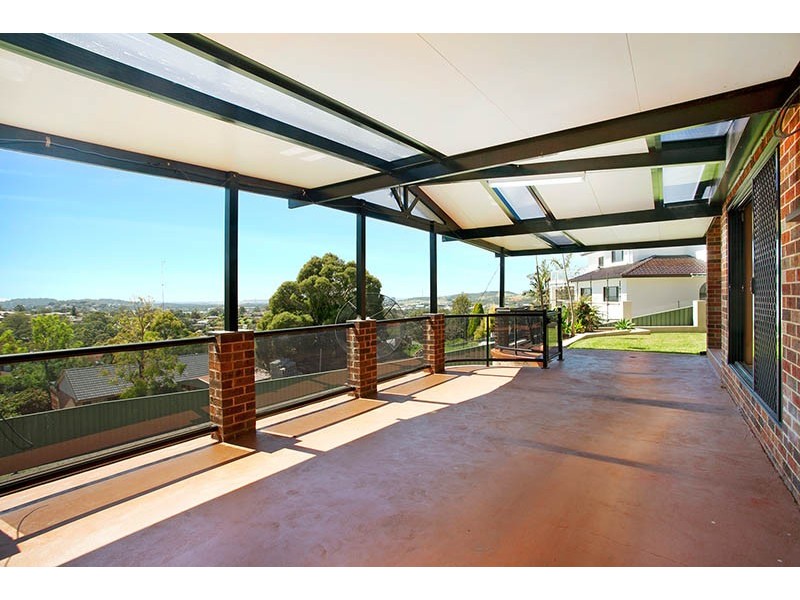 13 Plumwood Cres, Cordeaux Heights NSW 2526