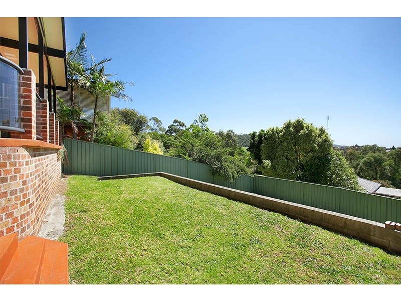13 Plumwood Cres, Cordeaux Heights NSW 2526