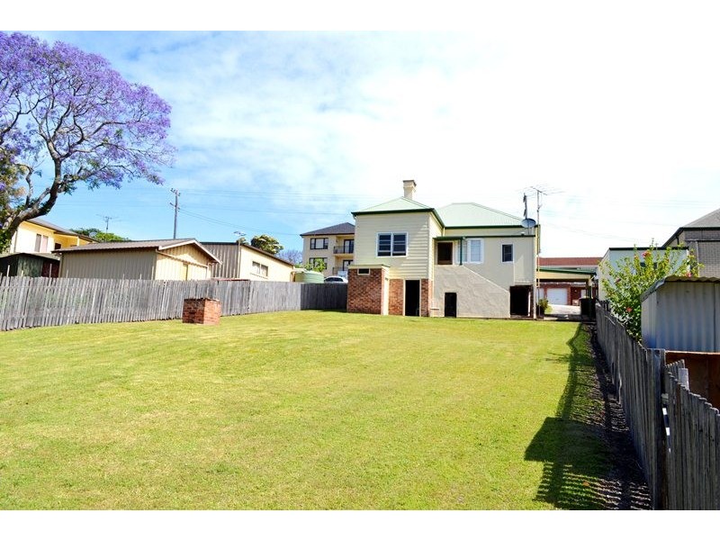 10 and 12 Urunga Pde, Wollongong NSW 2500