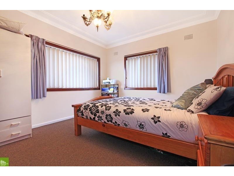 210 Gladstone Ave, Mount Saint Thomas NSW 2500
