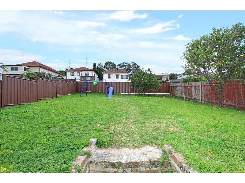 210 Gladstone Ave, Mount Saint Thomas NSW 2500