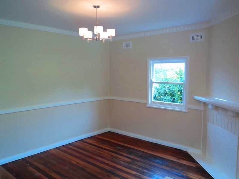 218 Gladstone Ave, Mount Saint Thomas NSW 2500