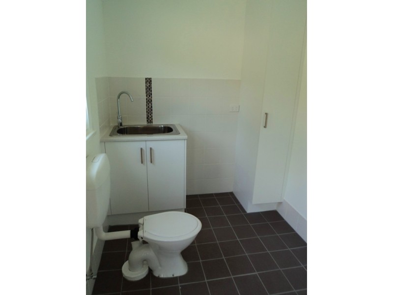 218 Gladstone Ave, Mount Saint Thomas NSW 2500