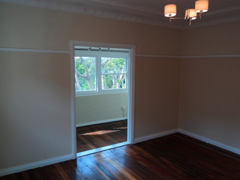 218 Gladstone Ave, Mount Saint Thomas NSW 2500