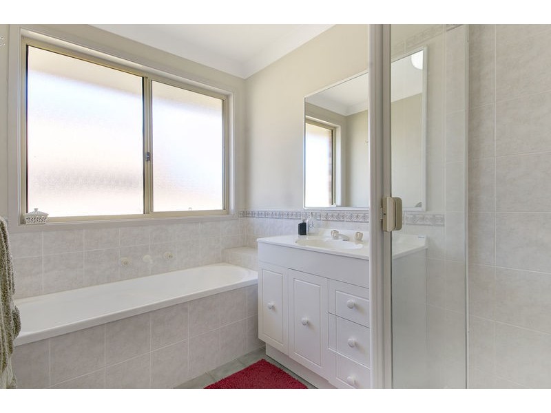 13 Warrego St, Albion Park NSW 2527