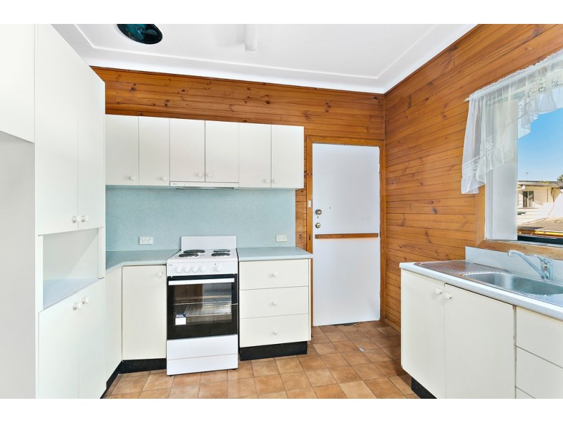 14 Bukari Street, West Wollongong NSW 2500