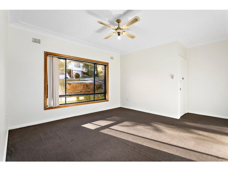 14 Bukari Street, West Wollongong NSW 2500