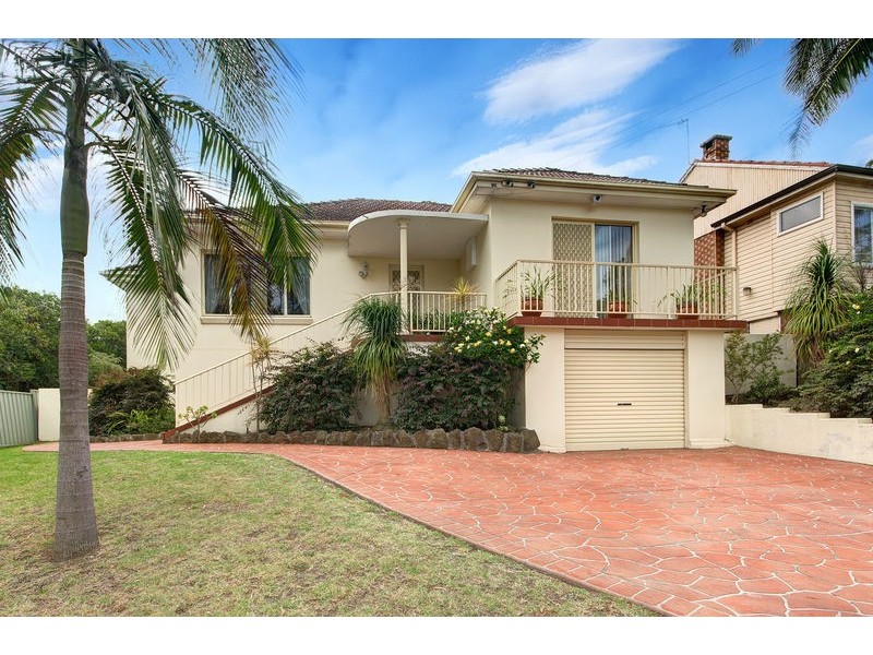 12 Walter St, Mangerton NSW 2500