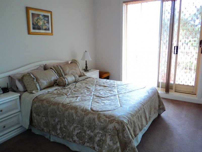 12 Walter St, Mangerton NSW 2500