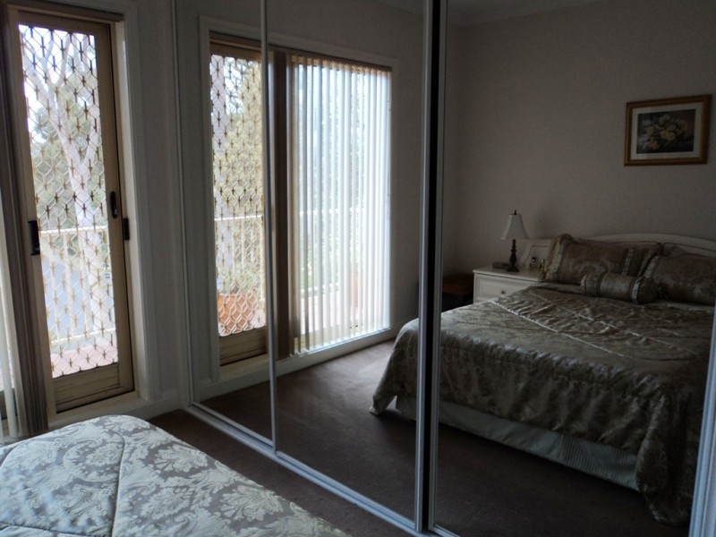 12 Walter St, Mangerton NSW 2500