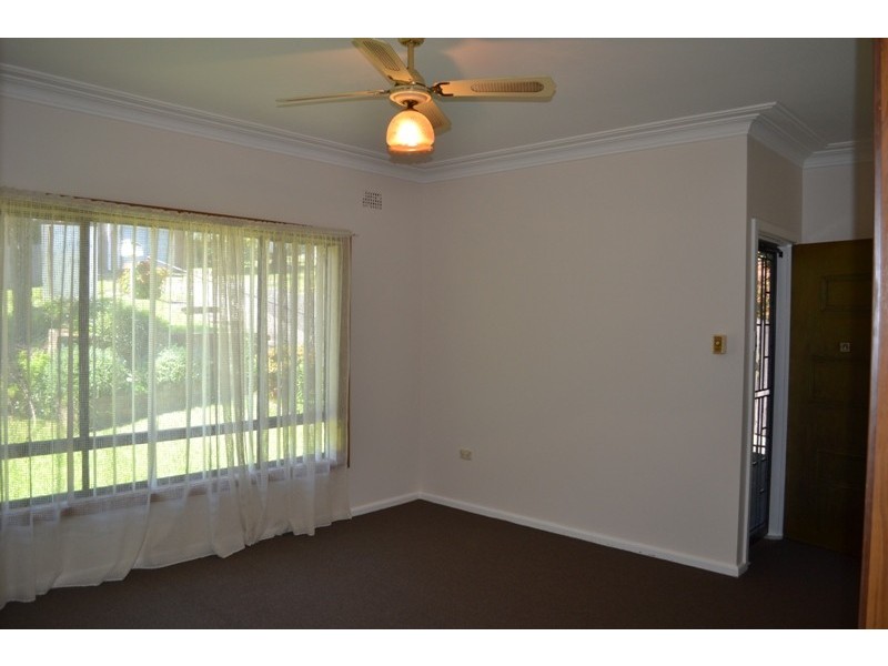 14 Bukari St, West Wollongong NSW 2500