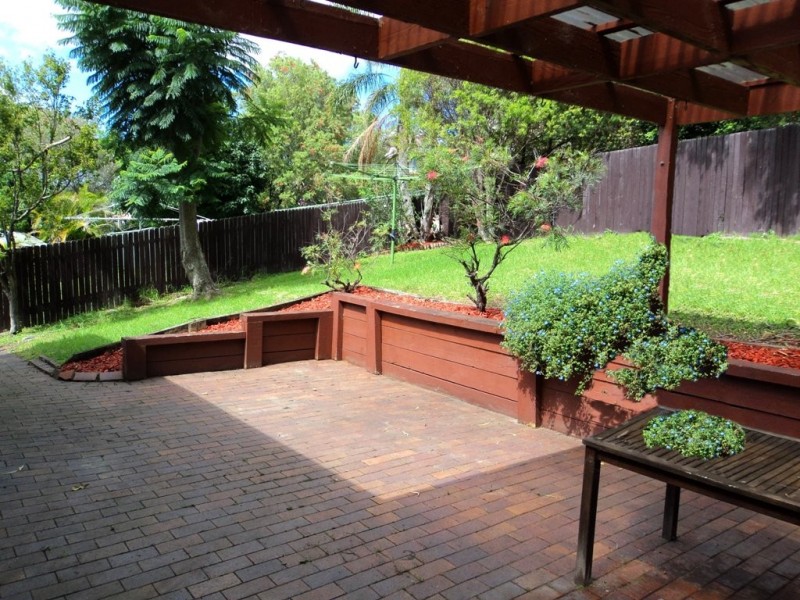 6 Gellatly Ave, Figtree NSW 2525