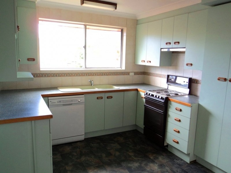 6 Gellatly Ave, Figtree NSW 2525