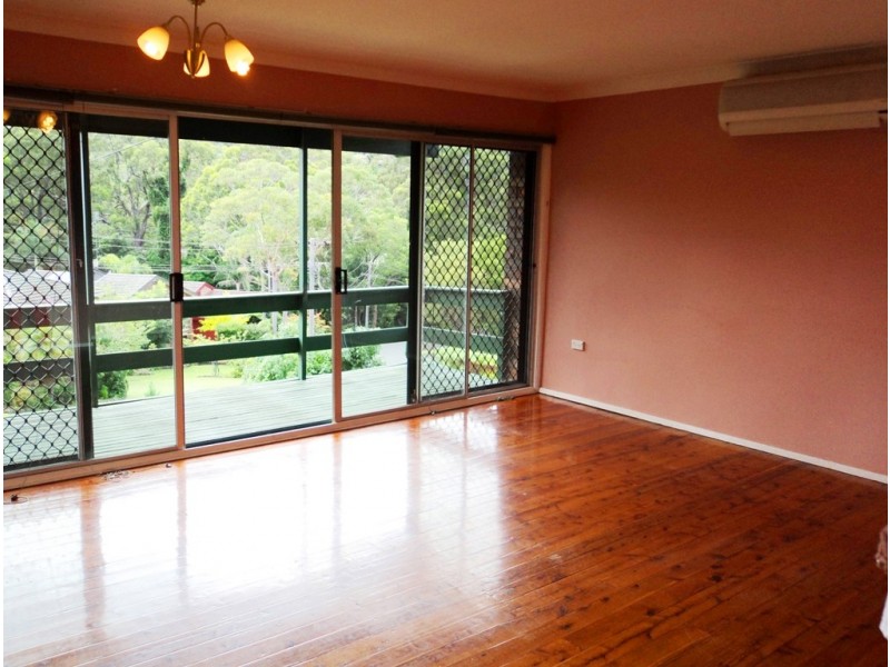 6 Gellatly Ave, Figtree NSW 2525