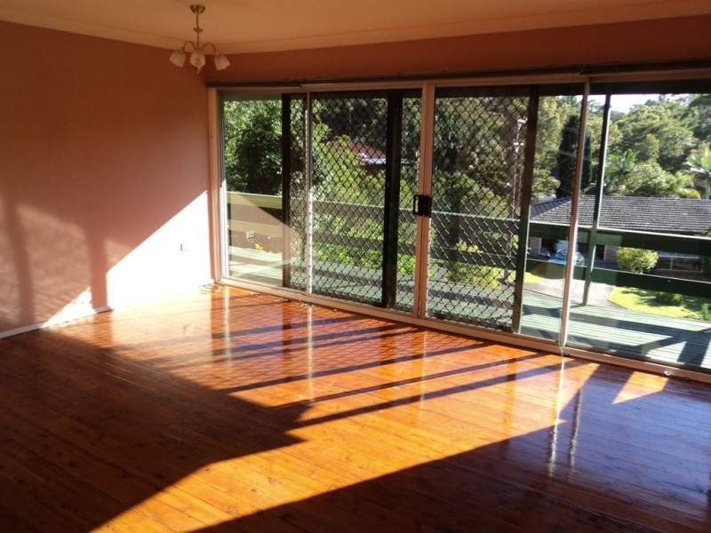 6 Gellatly Ave, Figtree NSW 2525