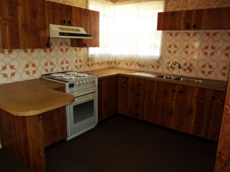 30 Malin Rd, Oak Flats NSW 2529