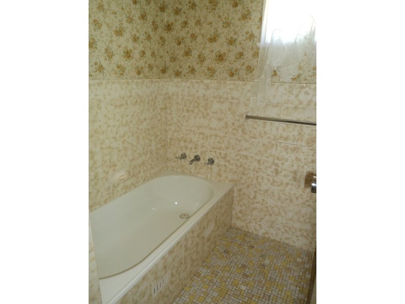 30 Malin Rd, Oak Flats NSW 2529