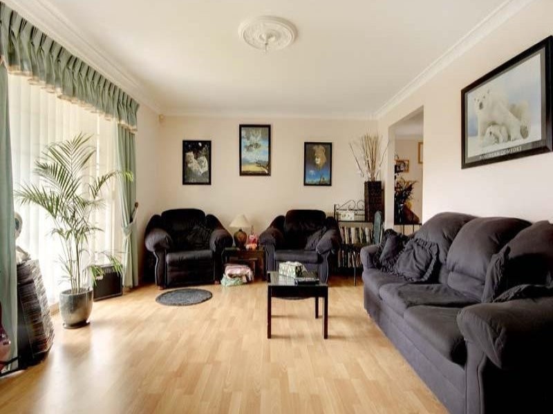 19 Paltarra Place, Cordeaux Heights NSW 2526