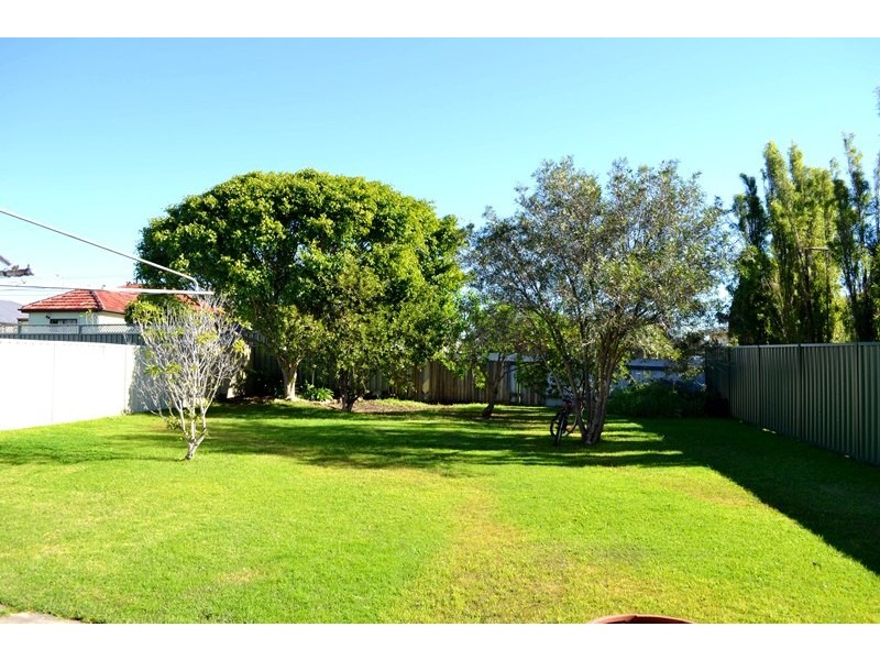 198 Shellharbour Rd, Warilla NSW 2528