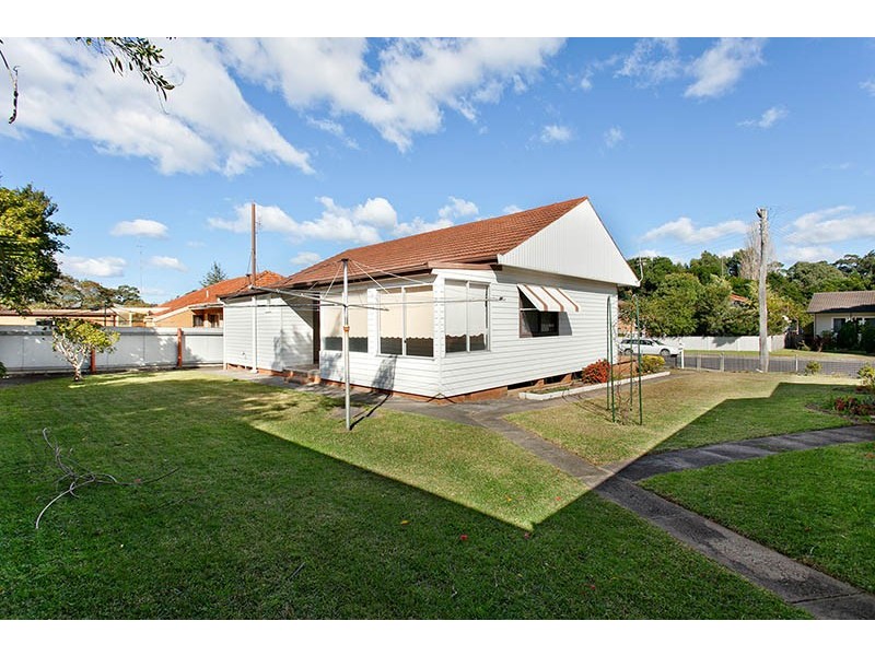 53 Euroka St, West Wollongong NSW 2500