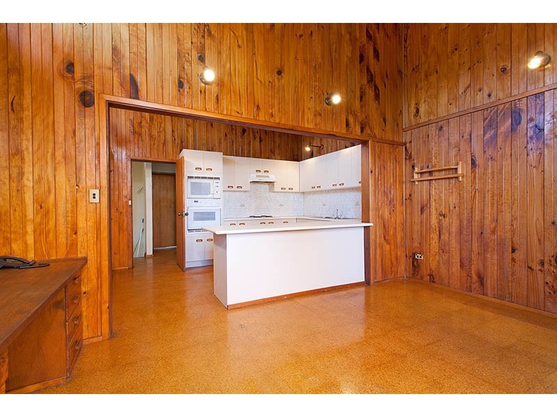 84 Hassan St, Lake Heights NSW 2502