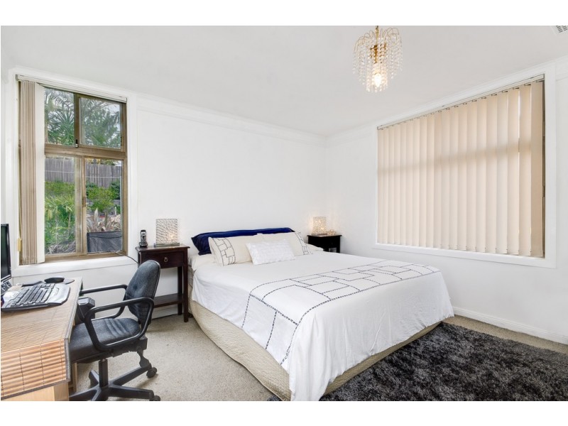 27 Thornbury Ave, Unanderra NSW 2526