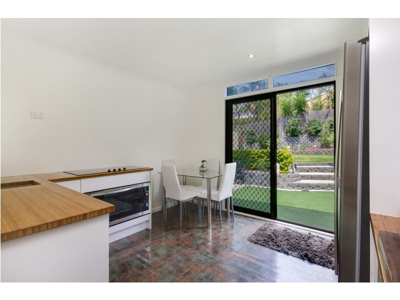 27 Thornbury Ave, Unanderra NSW 2526