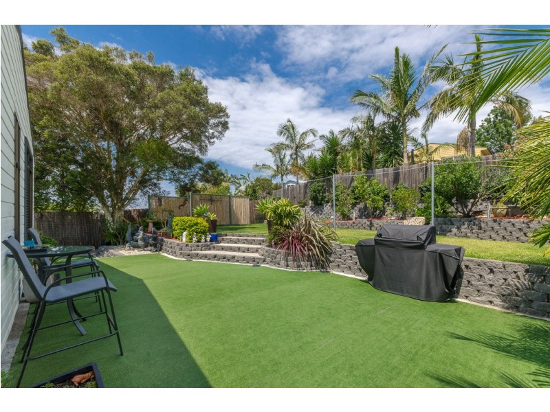 27 Thornbury Ave, Unanderra NSW 2526