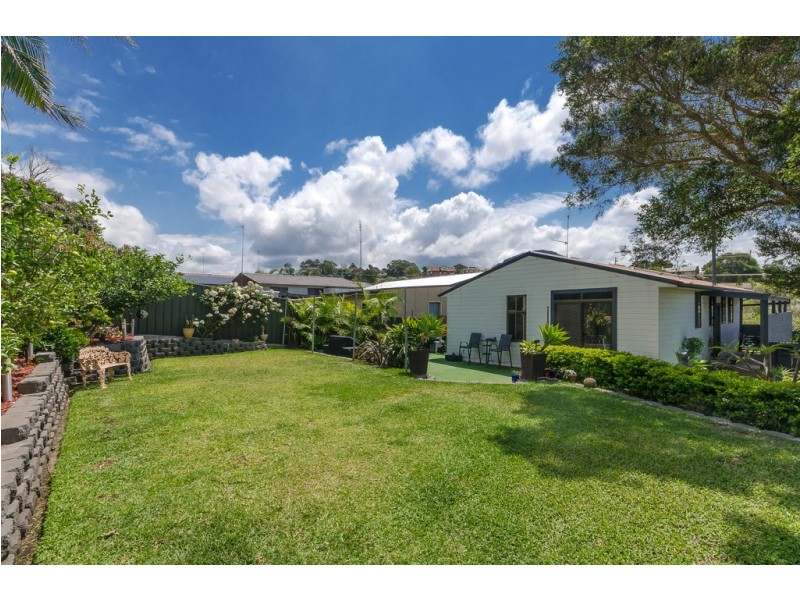 27 Thornbury Ave, Unanderra NSW 2526