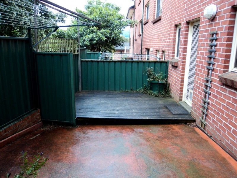 4/7 Wiseman Ave, Wollongong NSW 2500