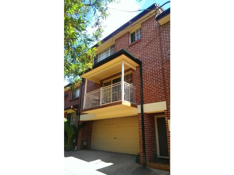 4/7 Wiseman Ave, Wollongong NSW 2500