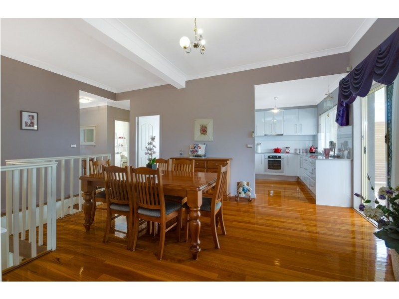 57 Hopewood Cres, Fairy Meadow NSW 2519