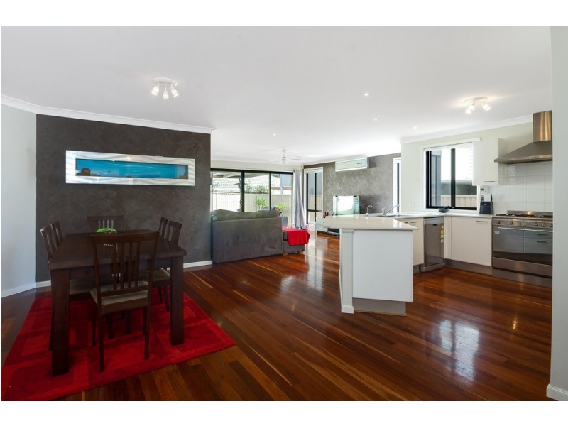 122 Daintree Drive, Albion Park NSW 2527