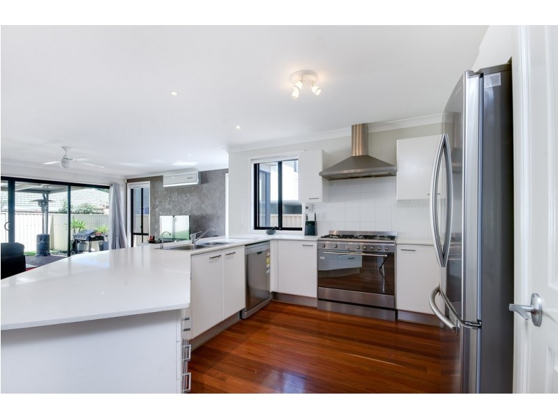 122 Daintree Drive, Albion Park NSW 2527