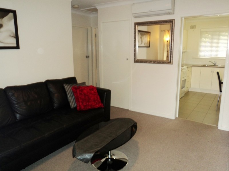 3/58 Robertson St, Coniston NSW 2500