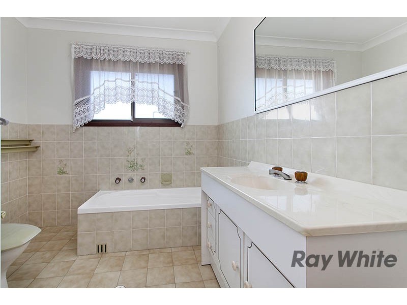 27 Russell Street, Balgownie NSW 2519