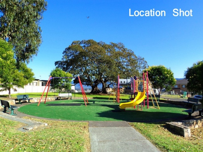 32 Whimbrel Ave, Berkeley NSW 2506